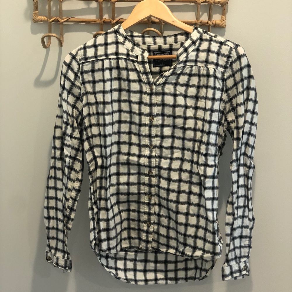 Abercrombie Checkered 3/4 Button Down Blouse